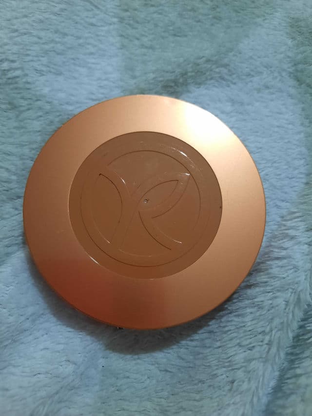 YVES ROCHER Bronzing Powder - Hale Leger review photo by Tolly