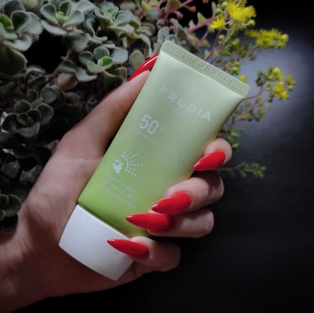 Frudia Green Grape Sebum Control Cooling Sun Gel SPF 50+/PA++++ review photo by reuttbeauty