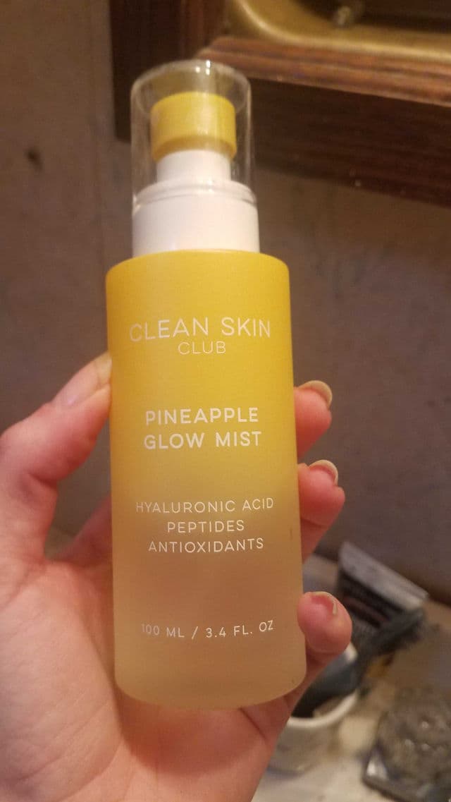 Clean Skin Club Pineapple Glow Mist review photo by LizzieP0549