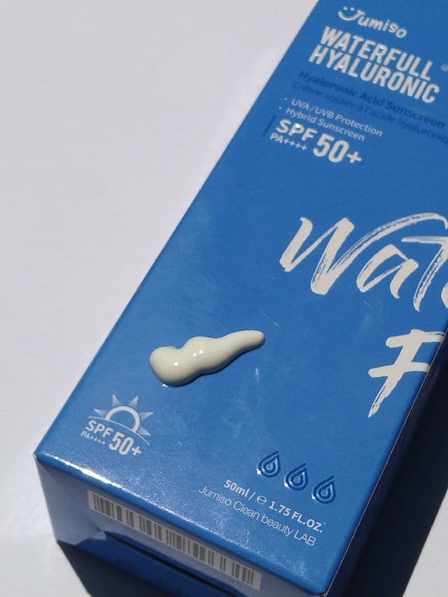 Jumiso Waterfull Hyaluronic Sunscreen SPF50+ PA++++ review photo by glowyee