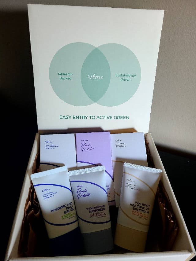 ISNTREE Onion Newpair Suncreen SPF40 PA+++ review photo by XxMialuciaxX