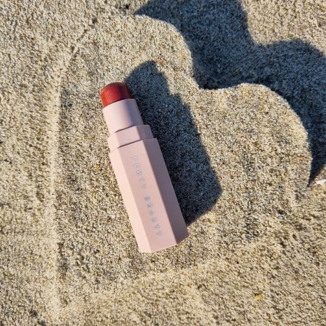 Fenty Beauty Match Stix Contour Skinstick review photo by Allthingsbeauty.rp 