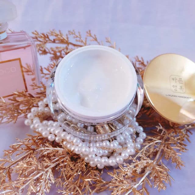 Muhan Hangbok AHA 8.0 Night Cream review photo by EmmaLeeShinAh