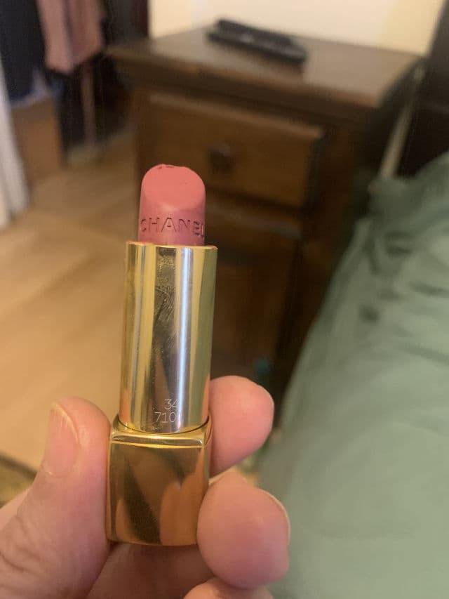 Chanel Rouge Allure Velvet review photo by eladax