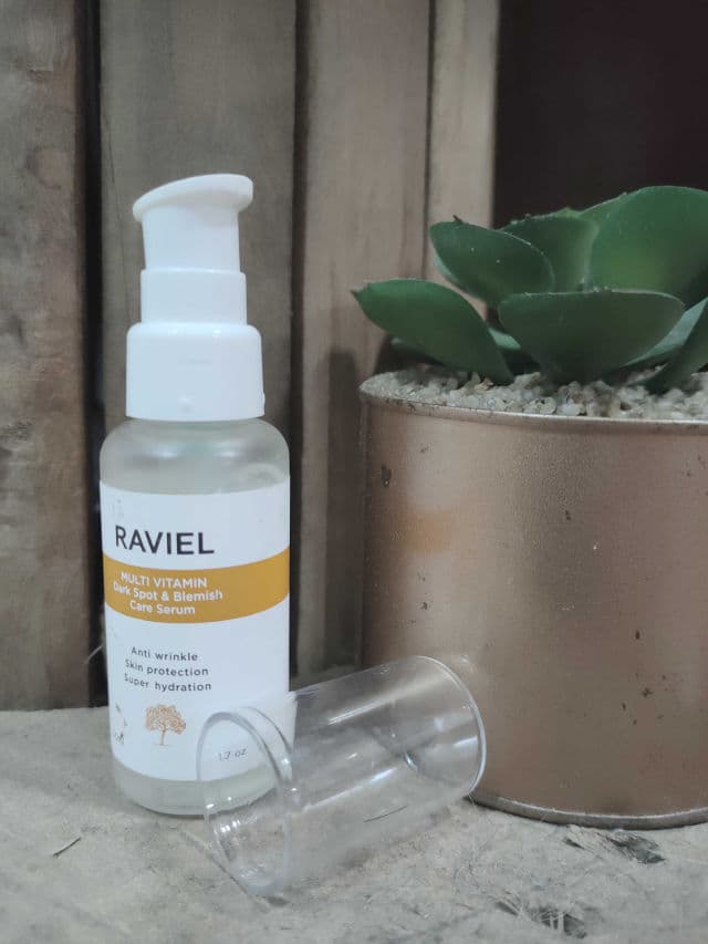 RAVIEL Multi Vitamin Dark Spot & Blemish Care Face Serum review photo by nickysano