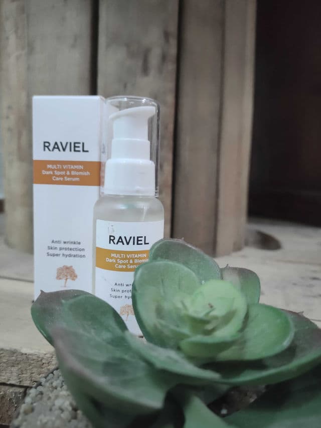 RAVIEL Multi Vitamin Dark Spot & Blemish Care Face Serum review photo by nickysano