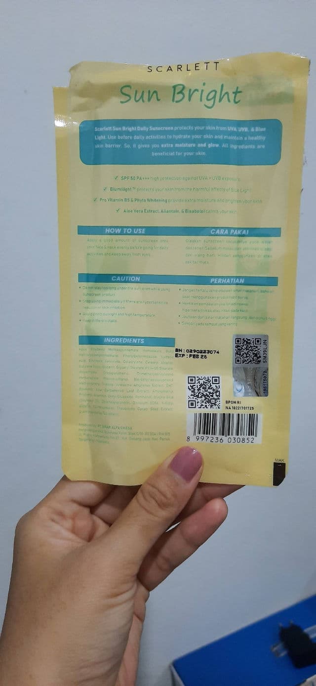 Scarlett Whitening Sun Bright Daily Sunscreen SPF 50 PA+++ review photo by alvianita