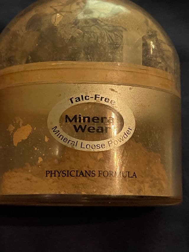 Physicians Formula Mineral Wear Loose Powder SPF 16 review photo by Elizabethmckenny