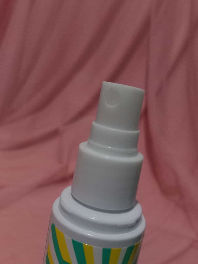 Azarine Hydrasoothe Sunscreen Mist SPF 50 PA++++ review photo by omeitya