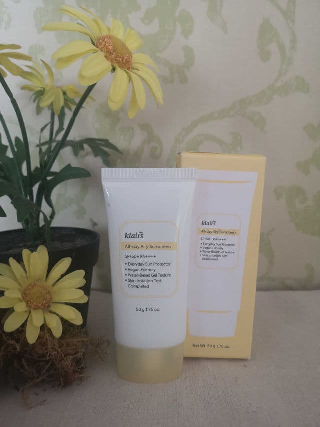 Dear, Klairs All-day Airy Sunscreen SPF50+ PA++++ review photo by Piandpotis