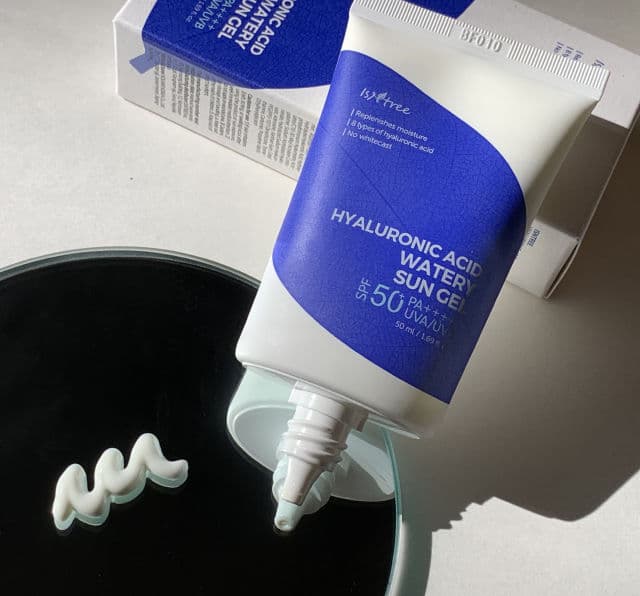 ISNTREE Hyaluronic Acid Watery Sun Gel SPF50+ PA++++ review photo by Funthingsnstuff