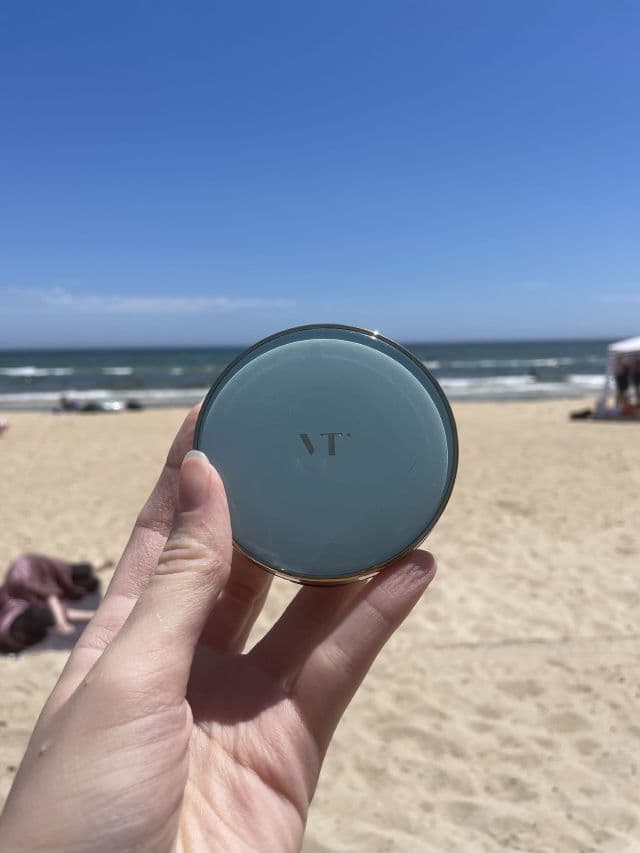 VT COSMETICS Cica Essence Sun Pact SPF50+ PA+++ review photo by barefacedbty
