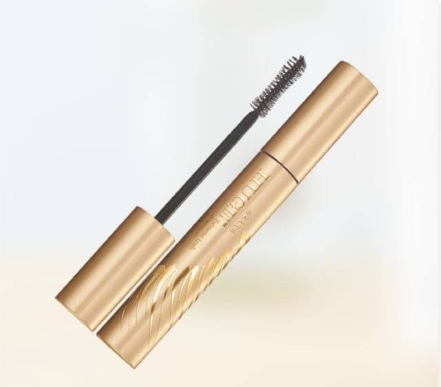 Stila Huge Extreme Lash Mascara review photo by GlowMai2