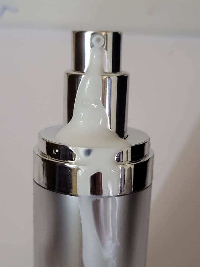 Bueno Hydro Volume Lift Serum review photo by GlowMai2