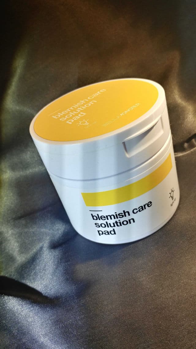 BELLAMONSTER Blemish Care Solution Pad review photo by okaasanbeauty
