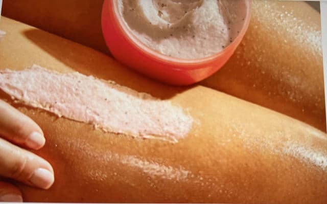 Sol de Janeiro Bom Dia Body Scrub review photo by Spicesofbeauty