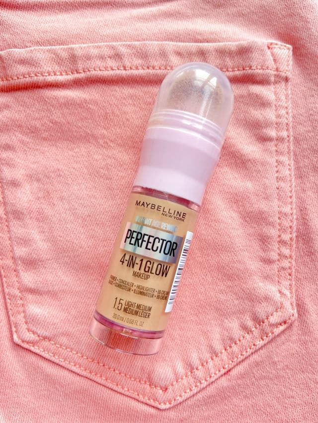 Maybelline Instant Age Rewind Perfector 4-in-1 Glow Makeup review photo by MartaFra