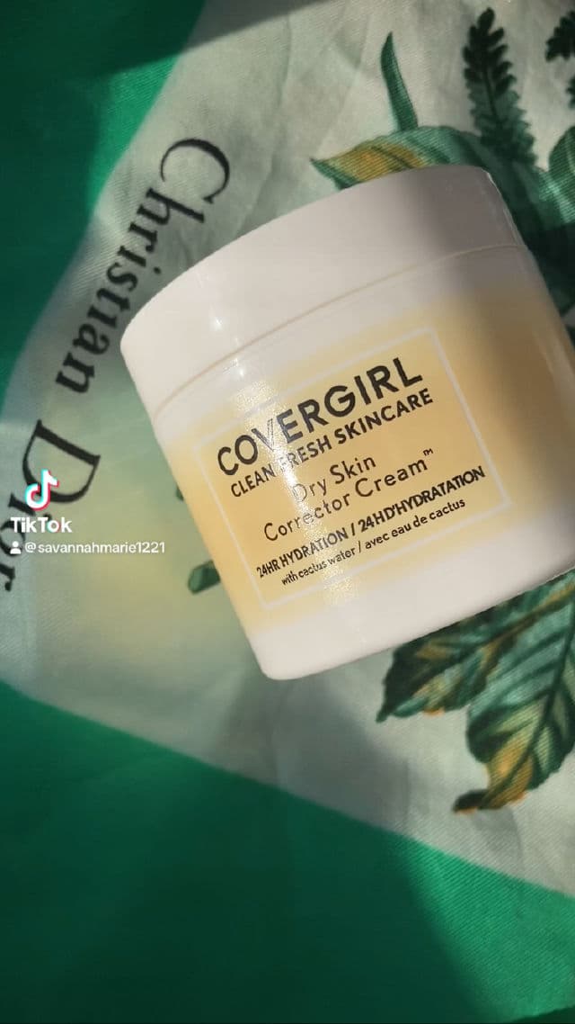 CoverGirl Clean Fresh Skincare Color Correcting Serum Moisturizer Primer - 120 Dullness Reducer - Medium Skin Tones review photo by jameschoiboy