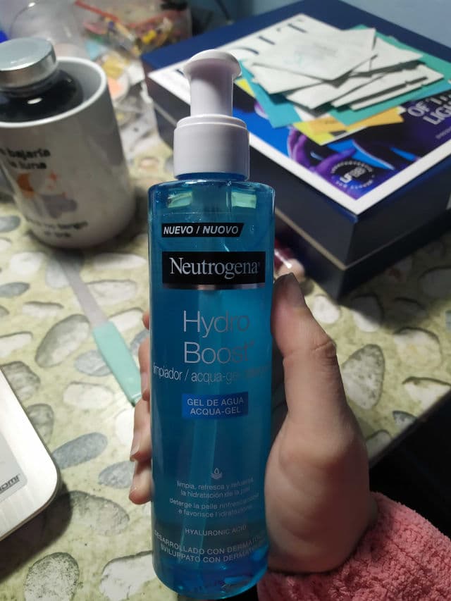 Neutrogena Hydro Boost Water Gel Cleanser review photo by Negyt
