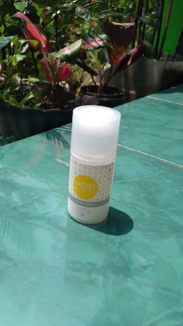 Emina Moist In a Bottle of Moisturizer review photo by Apriliaaa