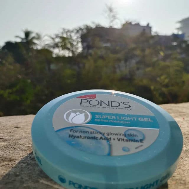 Pond's Super Light Gel Oil Free Moisturizer review photo by Shaloo