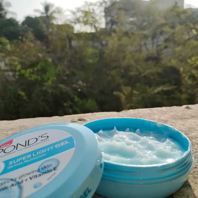 Pond's Super Light Gel Oil Free Moisturizer review photo by Shaloo