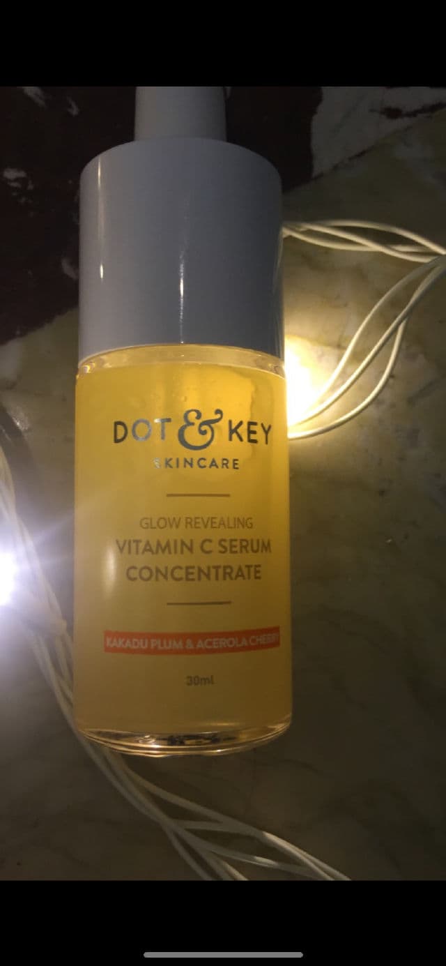 Dot & Key 10% Vitamin C + 5% Niacinamide Face Serum review photo by Haloandglitter