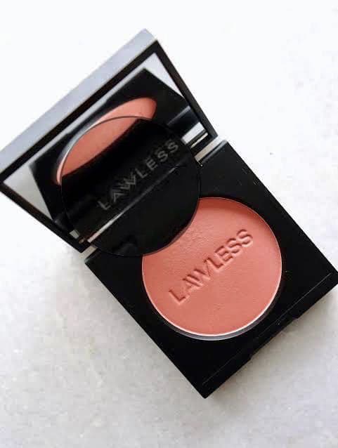 Lawless Vintage Love review photo by Haloandglitter