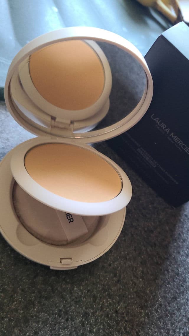 Laura Mercier Smooth Finish Foundation Powder review photo by whitt37