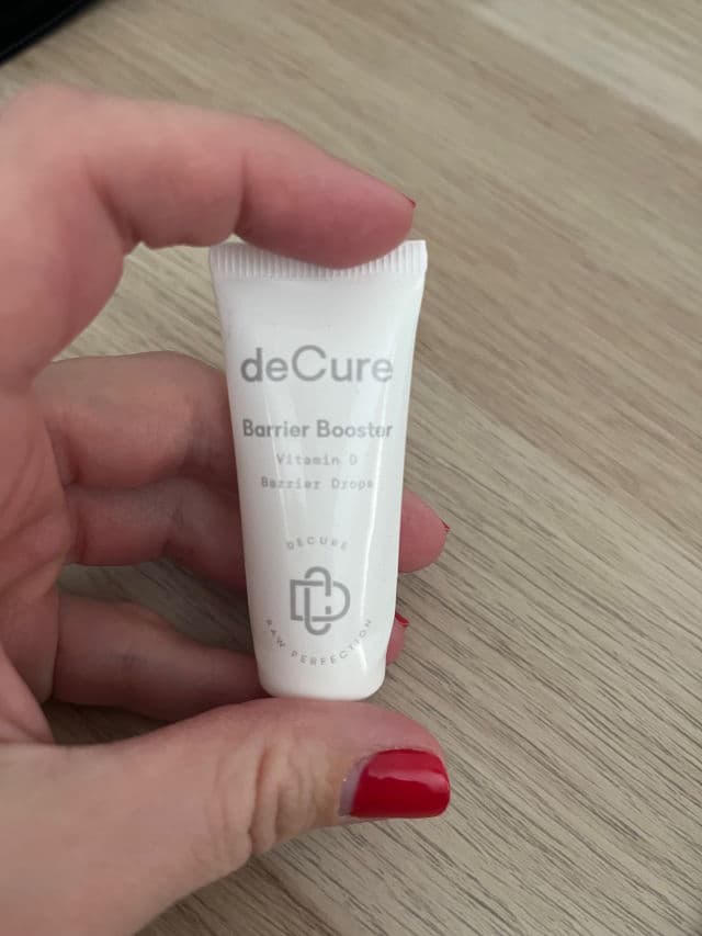 de_CURE Vitamin D Barrier Drops Face Serum review photo by Biucikacska