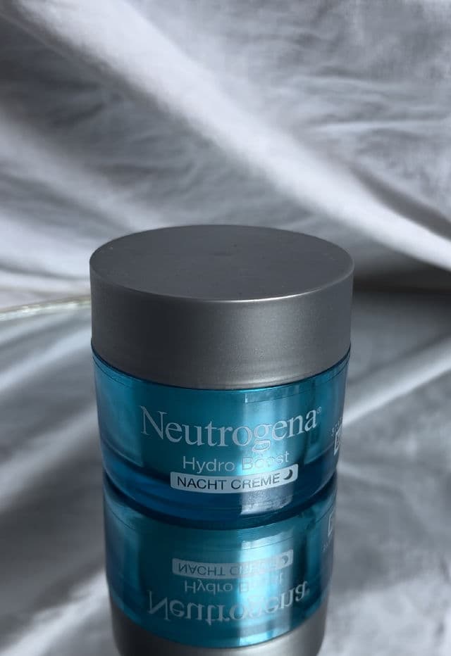 Neutrogena Hydro Boost Sleeping Cream review photo by Biucikacska