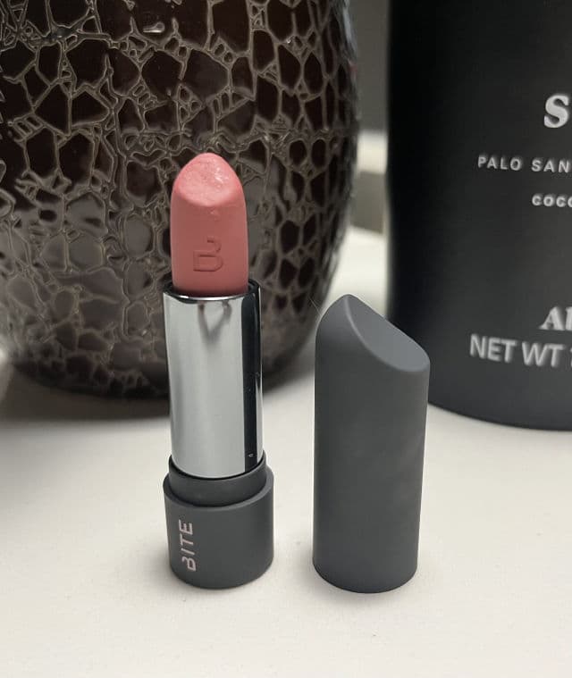 trend IT UP Pure Nude Lipstick 025 review photo by CSweet94