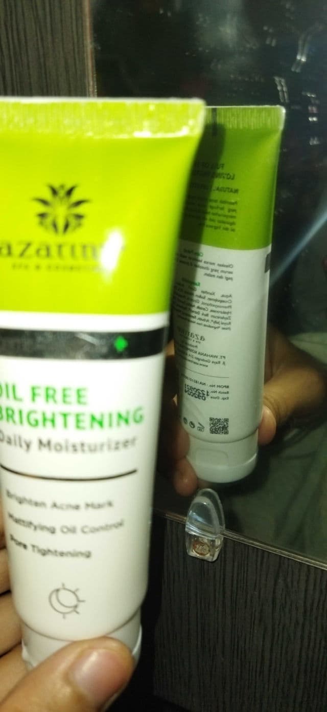 Azarine Oil Free Brightening Daily Moisturizer review photo by Picky58158