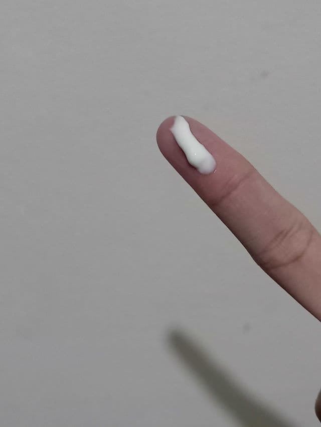 Verdio UV Moisture Essence SPF50+ PA++++ review photo by LearnToSkincare