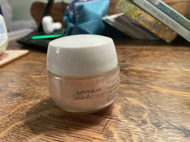 Garnier SkinActive Moisture Rescue Refreshing Gel-Cream For Dry Skin review photo by SMAC