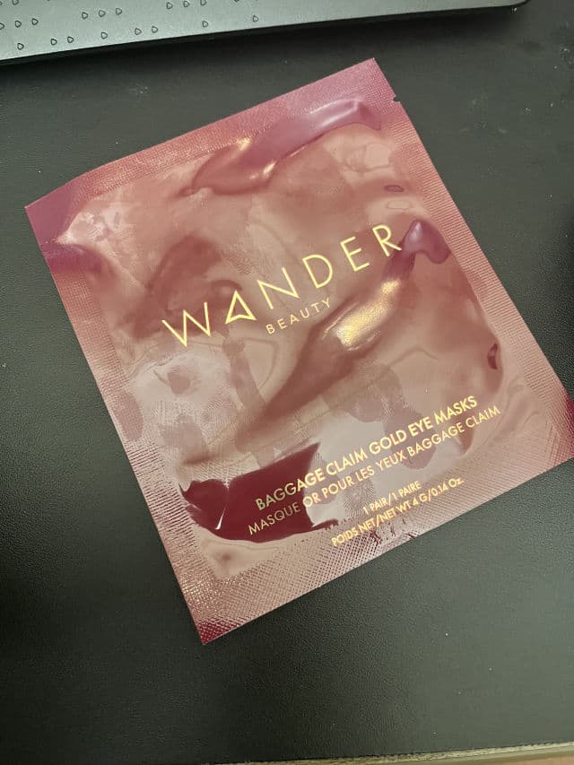 Wander Beauty Baggage Claim Gold Eye Masks review photo by melissareviewsthings