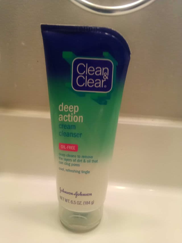 Clean & Clear Deep Action Deep Action Cream Skin Cleanser review photo by Primros3