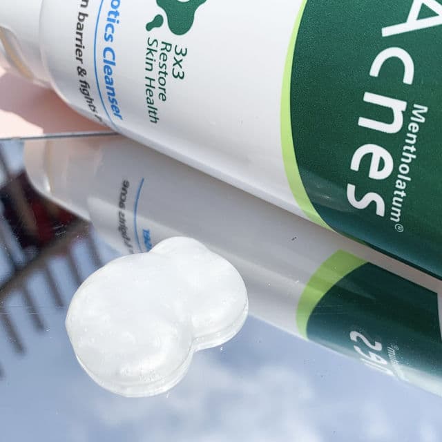 Mentholatum Acnes Postbiotics Cleanser review photo by farabeautydiary