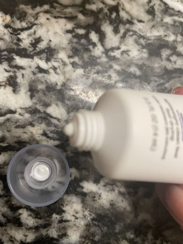 Neutrogena Ultra Sheer Dry-Touch Sunblock SPF 70 review photo by QueenTania