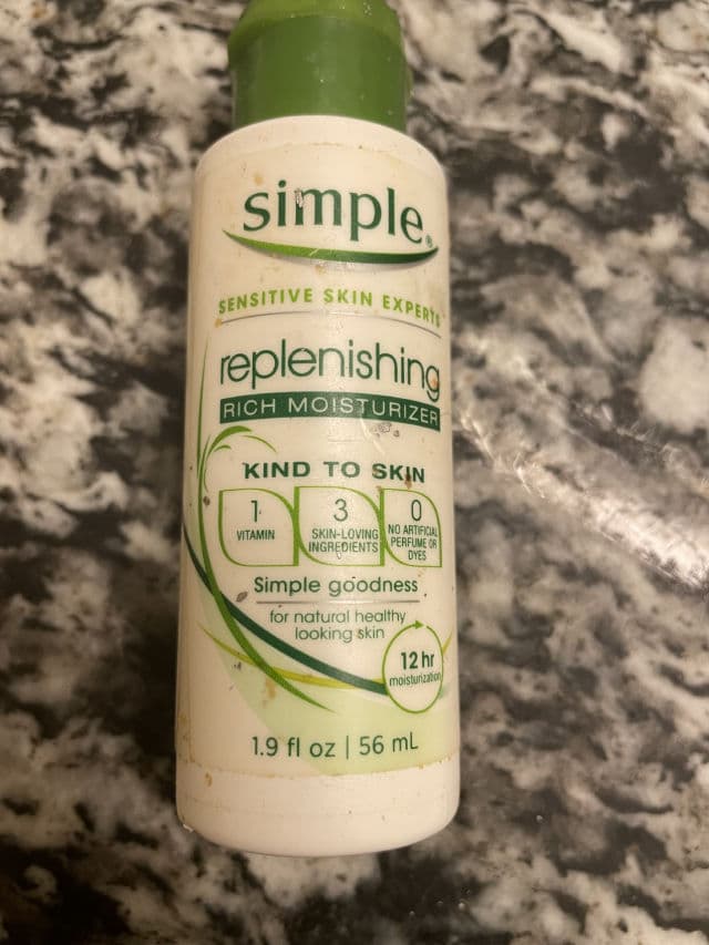 Simple Replenishing Rich Moisturiser review photo by QueenTania