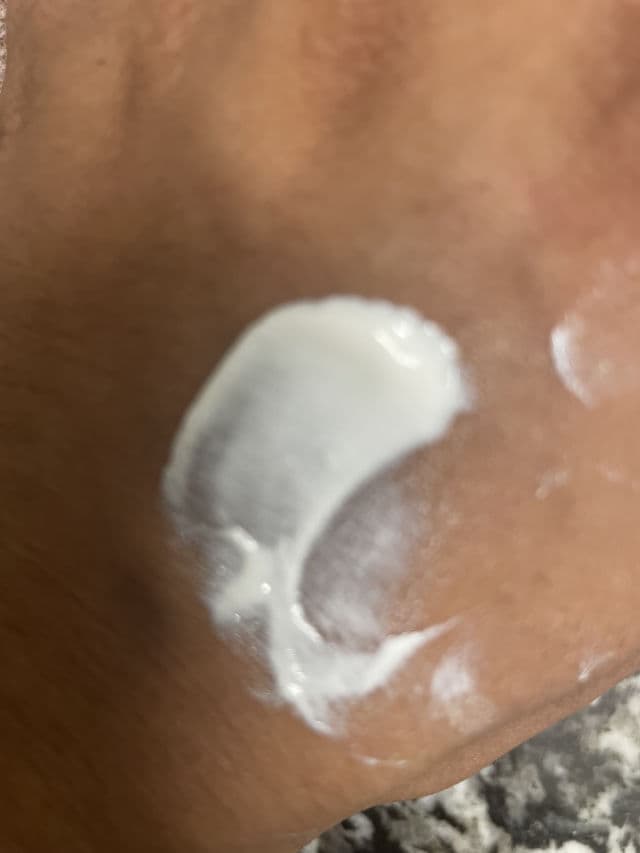 Neutrogena Ultra Sheer Dry-Touch Sunblock SPF 70 review photo by QueenTania