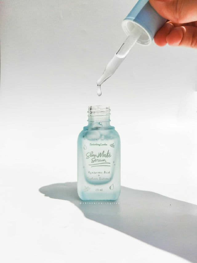 Saturday Looks SkinMate Serum Hyaluronic Acid + Sophora Extract review photo by skincarewithgrizz