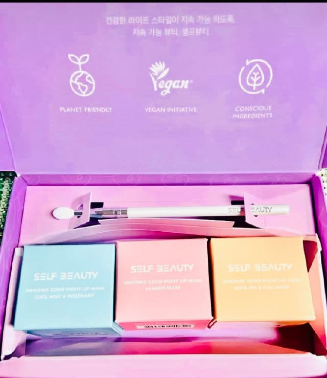 SELF BEAUTY Uniconic Good Night Vitamin C Vegan Lip Mask - Kakadu Plum review photo by Boop