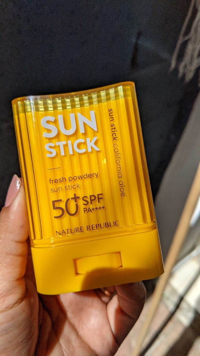 NATURE REPUBLIC California Aloe Fresh Powdery Sun Stick SPF 50+ PA++++ review photo by MillyxGlowy