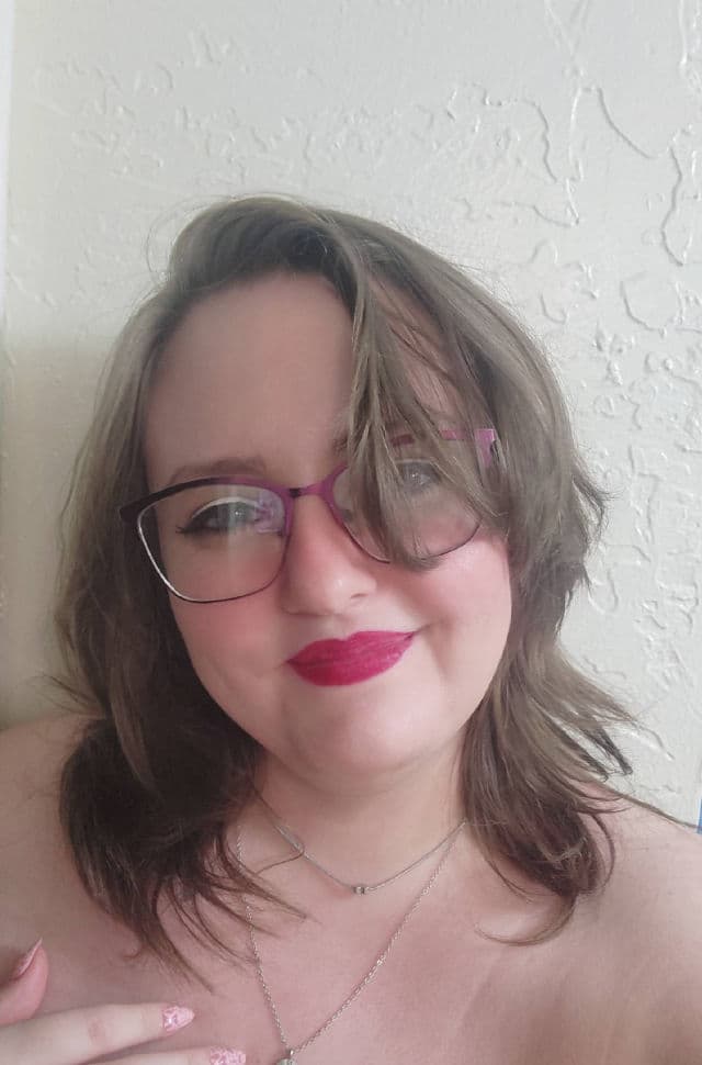 Nyx Cosmetics Shine Loud High Shine Lip Color review photo by bumblingbee