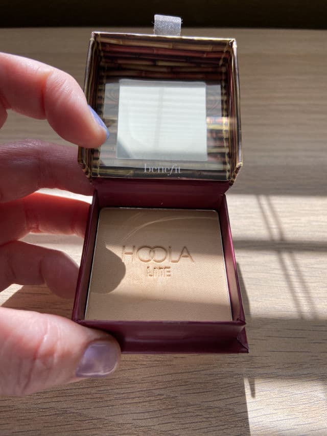 Benefit Cosmetics Hoola Caramel review photo by nuobeier