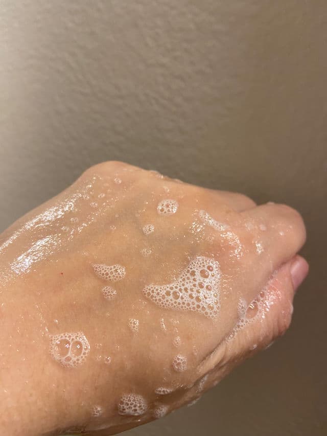 Peter Thomas Roth Water Drench Hyaluronic Cloud Makeup Removing Gel Cleanser review photo by nuobeier