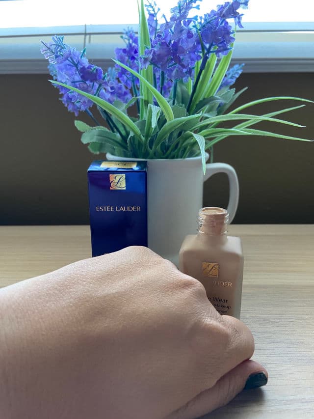 Estee Lauder Double Wear Stay-in-Place Foundation SPF 10 review photo by nuobeier