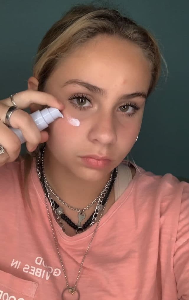 Fenty Skin Hydra Vizor Invisible Moisturiser Broad Spectrum SPF 30 Sunscreen review photo by HayGrooves