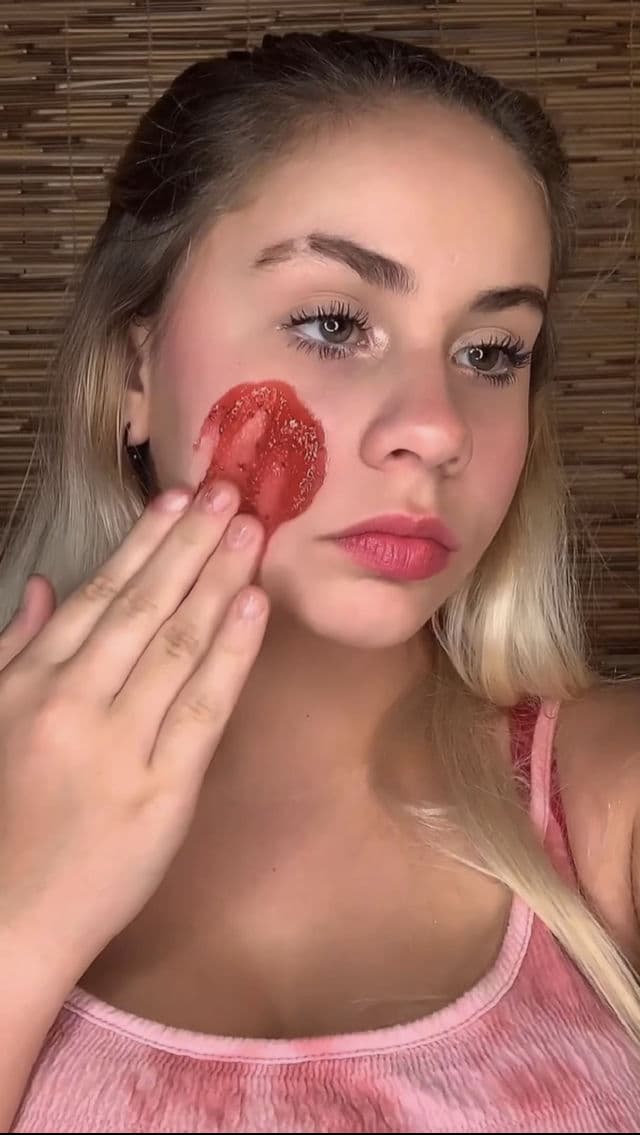 Girlactik Cranberry Sugar Face Scrub review photo by HayGrooves